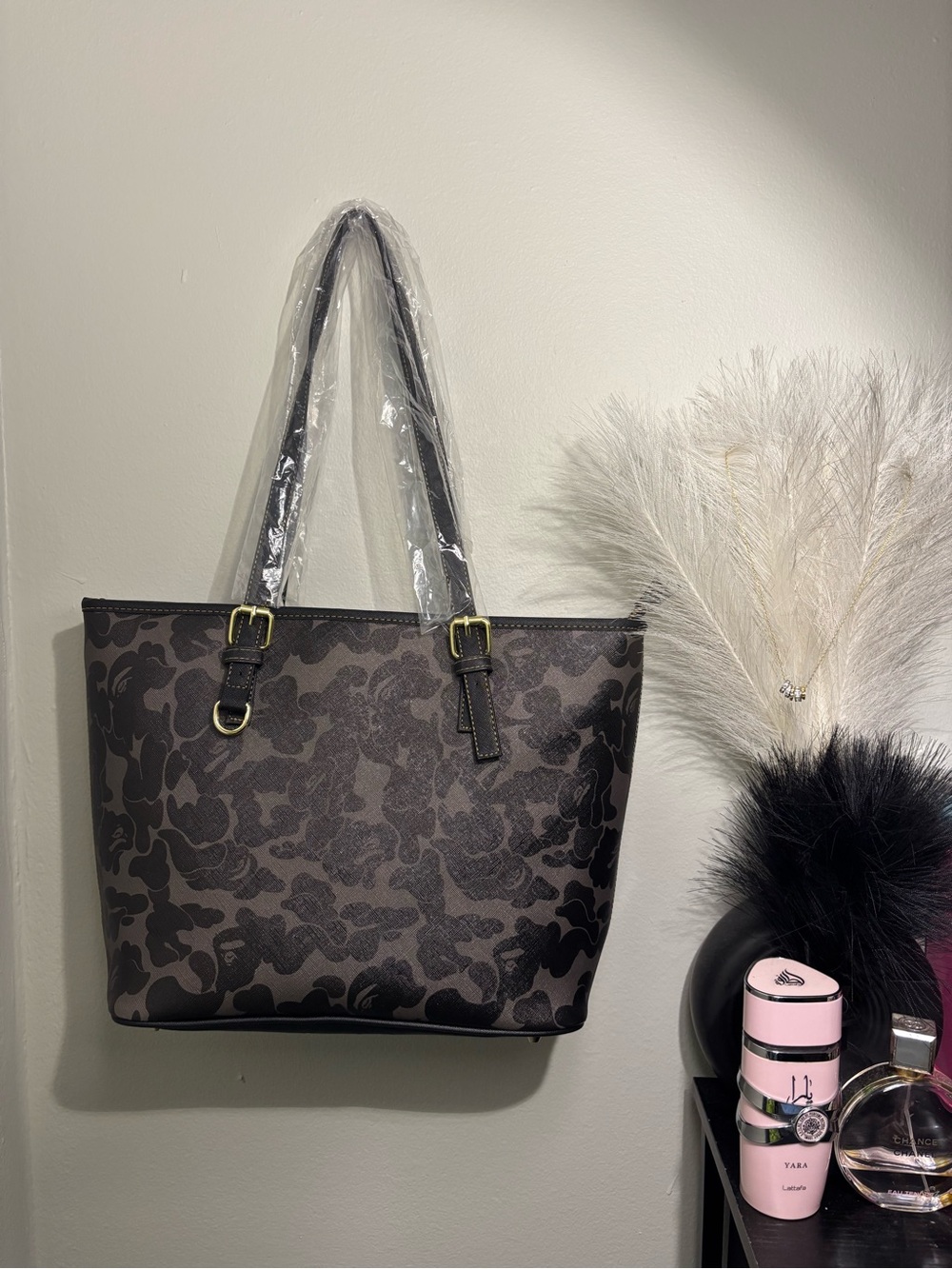 Black camo tote
